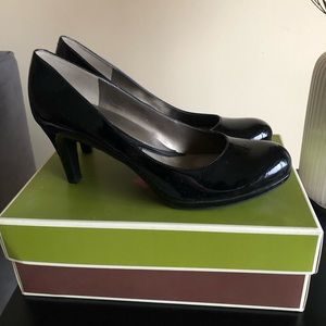 Women’s high heels Naturalizer